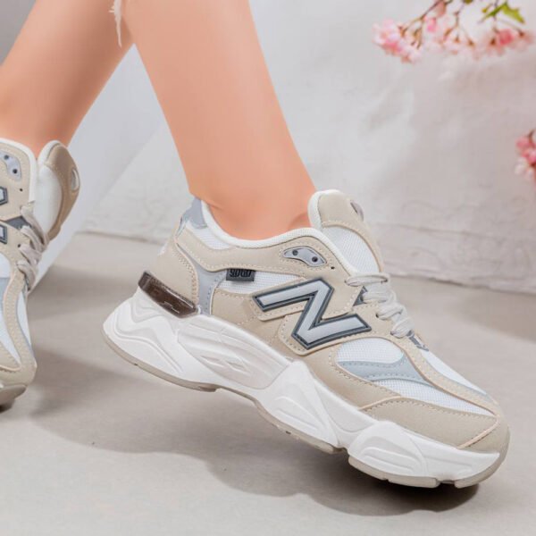⁦Women's sneakers New Balance 9060⁩ - الصورة ⁦6⁩