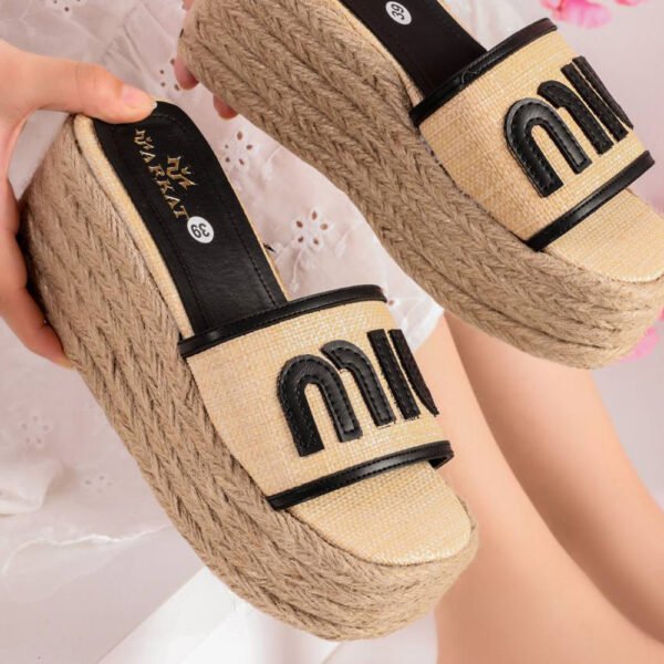 ⁦MIU MIU-Inspired Jute Wedge Slippers⁩ - الصورة ⁦2⁩